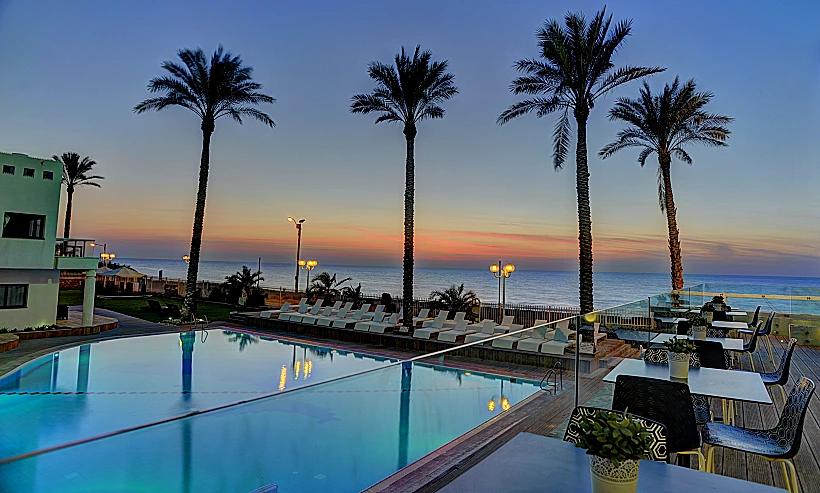 בריכת המלון