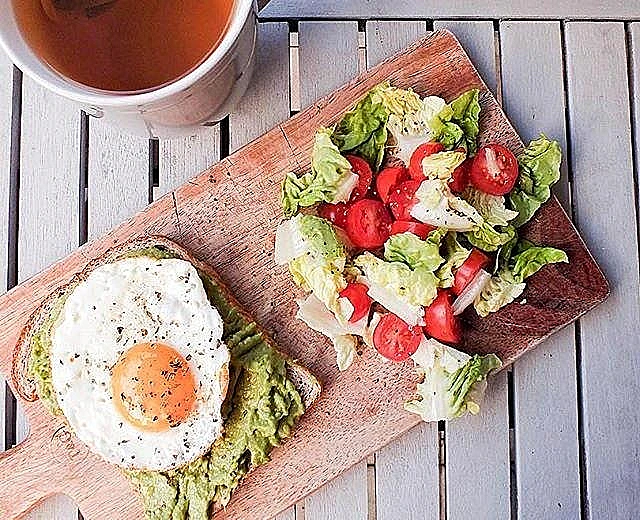 הוסיפו ביצים