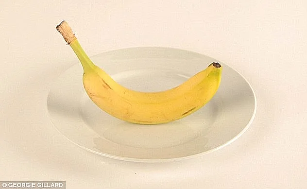 בננה = 100 קלוריות(אינסטגרם)