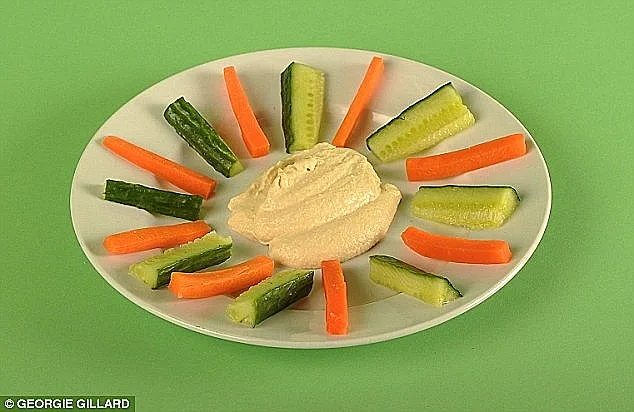 3 כפות חומוס עם ירקות = 100 קלוריות(דיילי מייל)