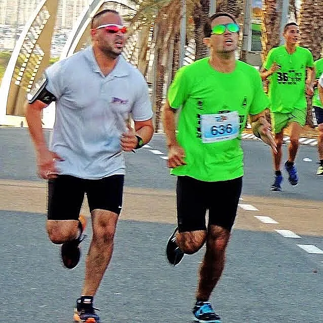 סער הוא אוטיסט בן 24 שירוץ מרתון מלא לראשונה בחייו