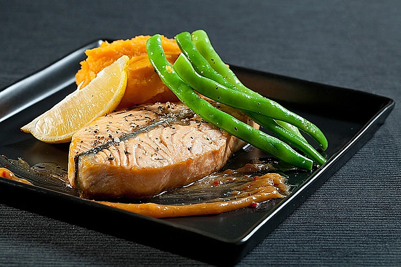 פילה סלמון בטאבון, מסעדת מודרן