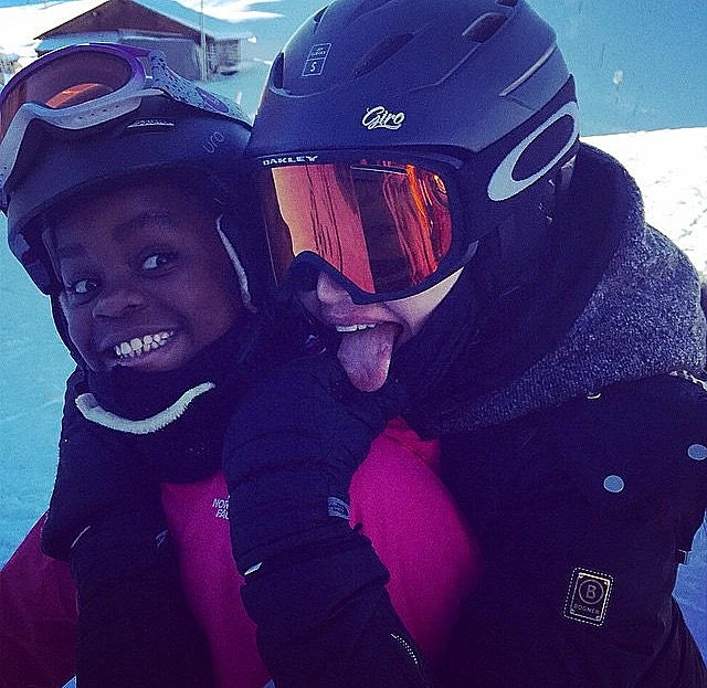 איך המפורסמות מתלבשות לספורט?