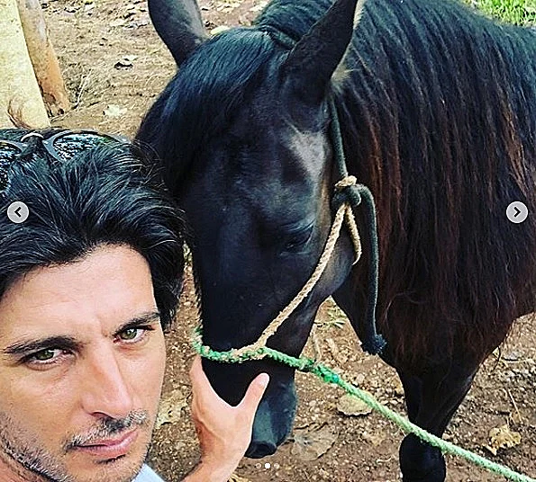 האיש והסוסה