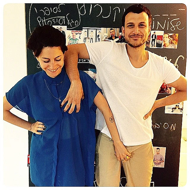 אסי עזר ודפנה לוסטיג. מישהו מחפש תשומת לב?