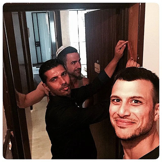 אסי עזר ואלברט