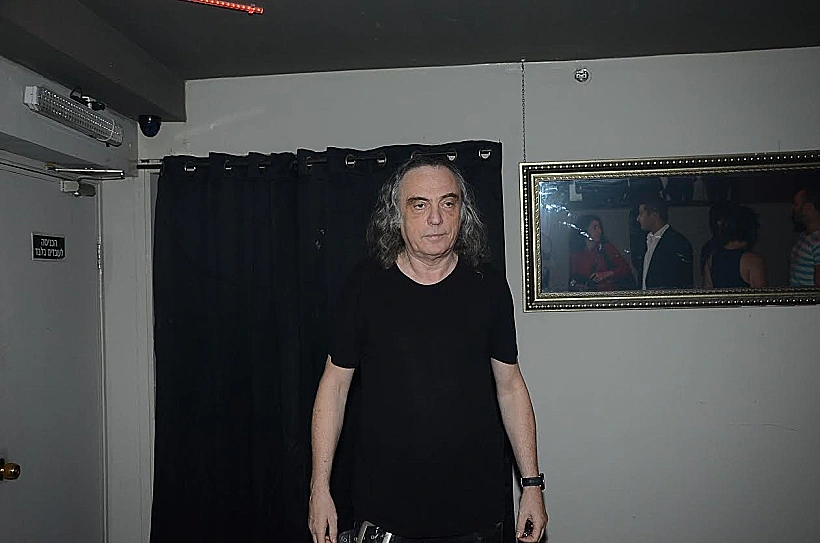 צביקה פיק. דיוה נשארת דיוה