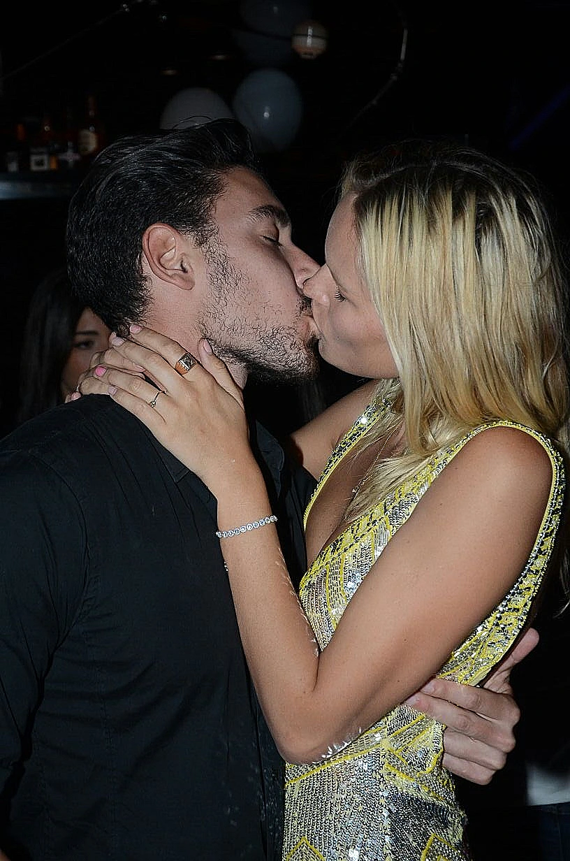 אלכסה ורז.נשיקה לפני חצות