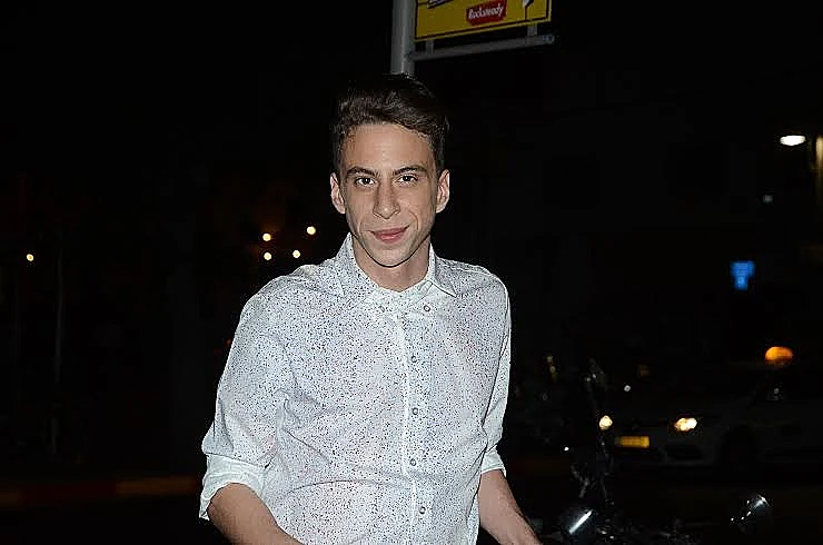 תום באום. כלת המסיבה