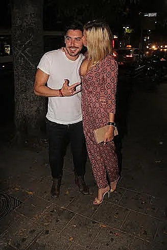 אלכסה ורז. ועם זה אני ישן כל לילה