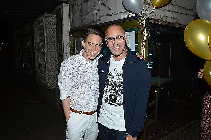 תום באום וגל אוחובוסקי. המוציא ויוצא