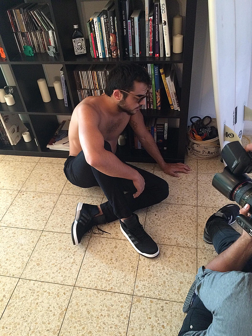 אסף הרץ. כי הרצפה  הכי שקופה