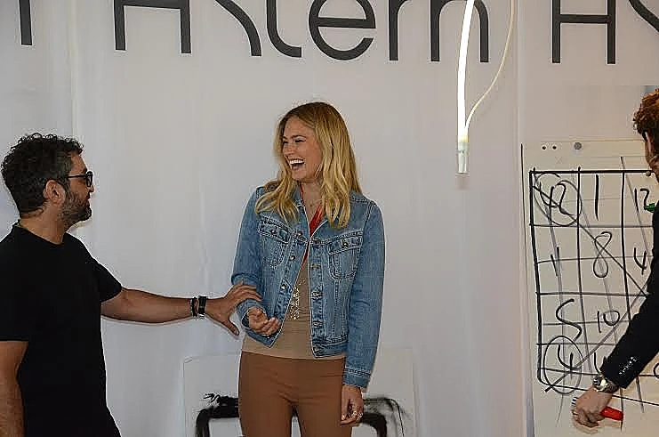 בר רפאלי. ואיפה הטבעת נישואין