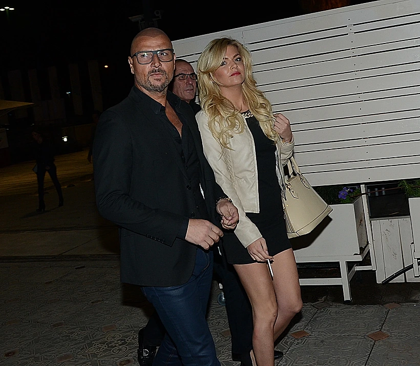 איציק זהר והבלונדה התורנית. ממ לא נמאס?!