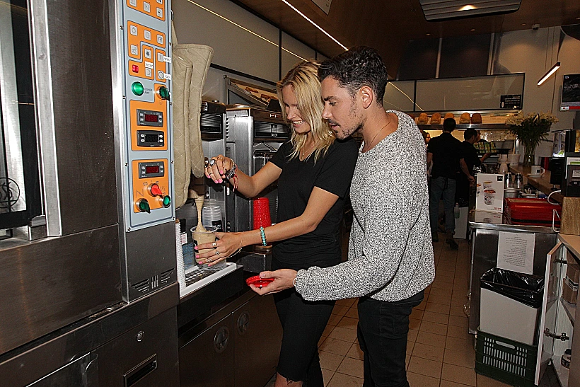 אלכסה ורז. רק אל תשפכי