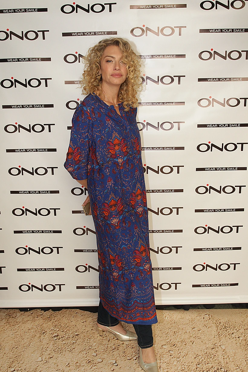 מיכאלה ברקו. הפנים של ה-80? או משהו כזה