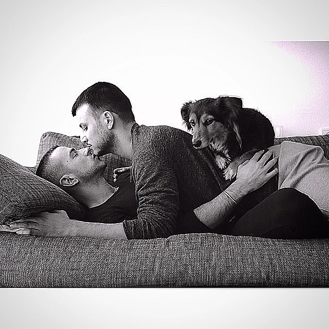 אסי עזר ואלברט. שוב פרובקציה, שוב נאצות, שוב לא אכפת להם. כבוד.