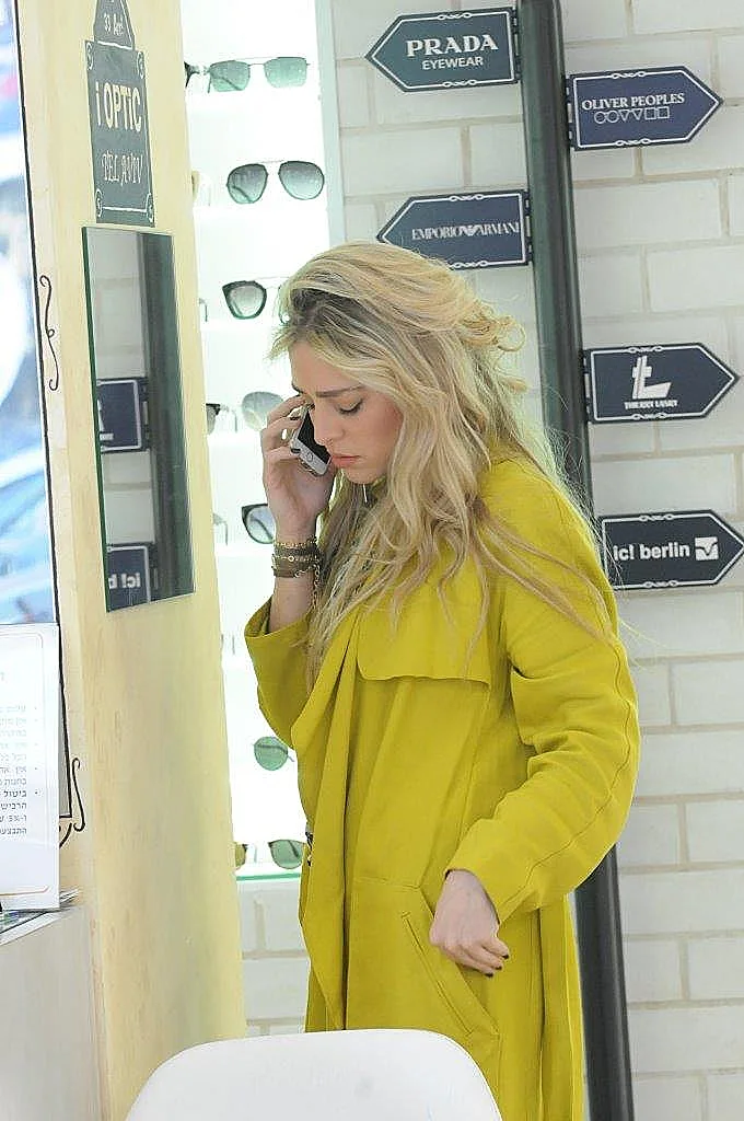 יוכי. אז תגיד, עדיין מדוכא ממני?