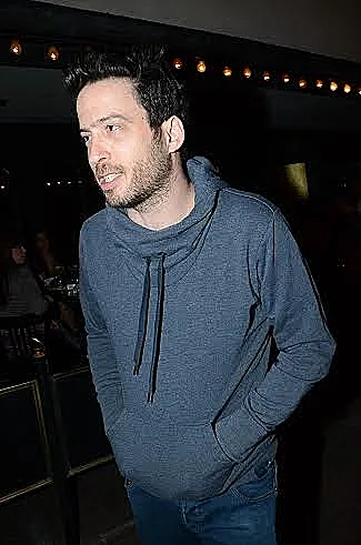 עידו רוזנבלום יונית מתכוננת לבחירות. או סתם לא בא לה