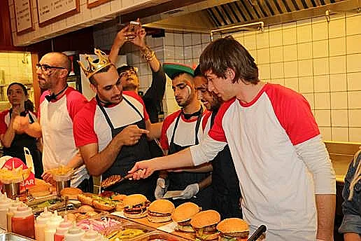 וובה. אחד לי אחד לאלה וזהו, נגמר.