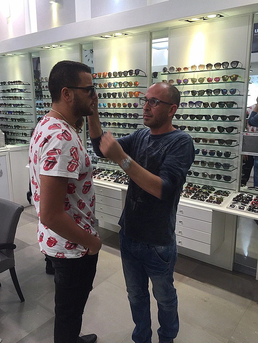 אורן שירי בעלים אופטיקה עיניים ותום קשתי