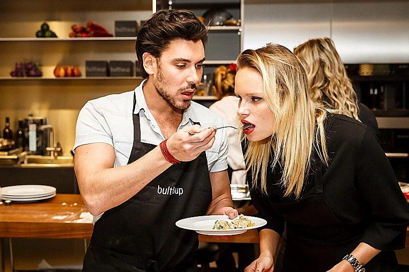 אלכסה ורז. ממי, תאכיל אותי או שאני אוכל אותך!