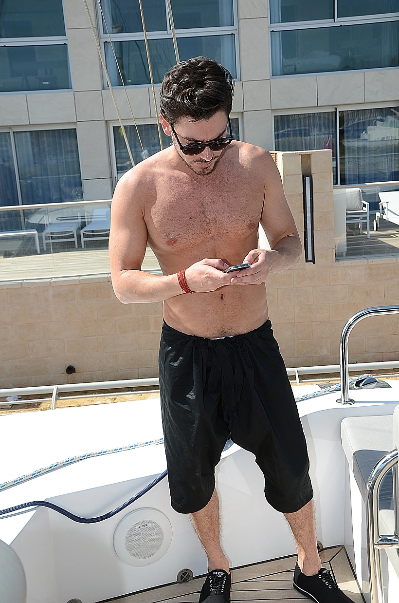 רז זלצמן .אלכסה? קיבלת הודעה? תעני כבר!