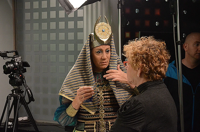 מיקי קם. מיס קם שחררי קצת לחץ