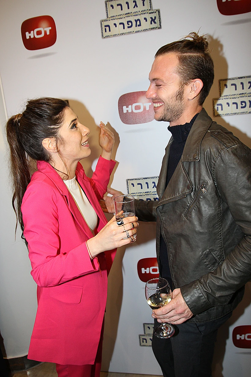 חן אמסלם ועוז זהבי. לא לא אז אני אומרת לך- לך תעבוד בלשכה