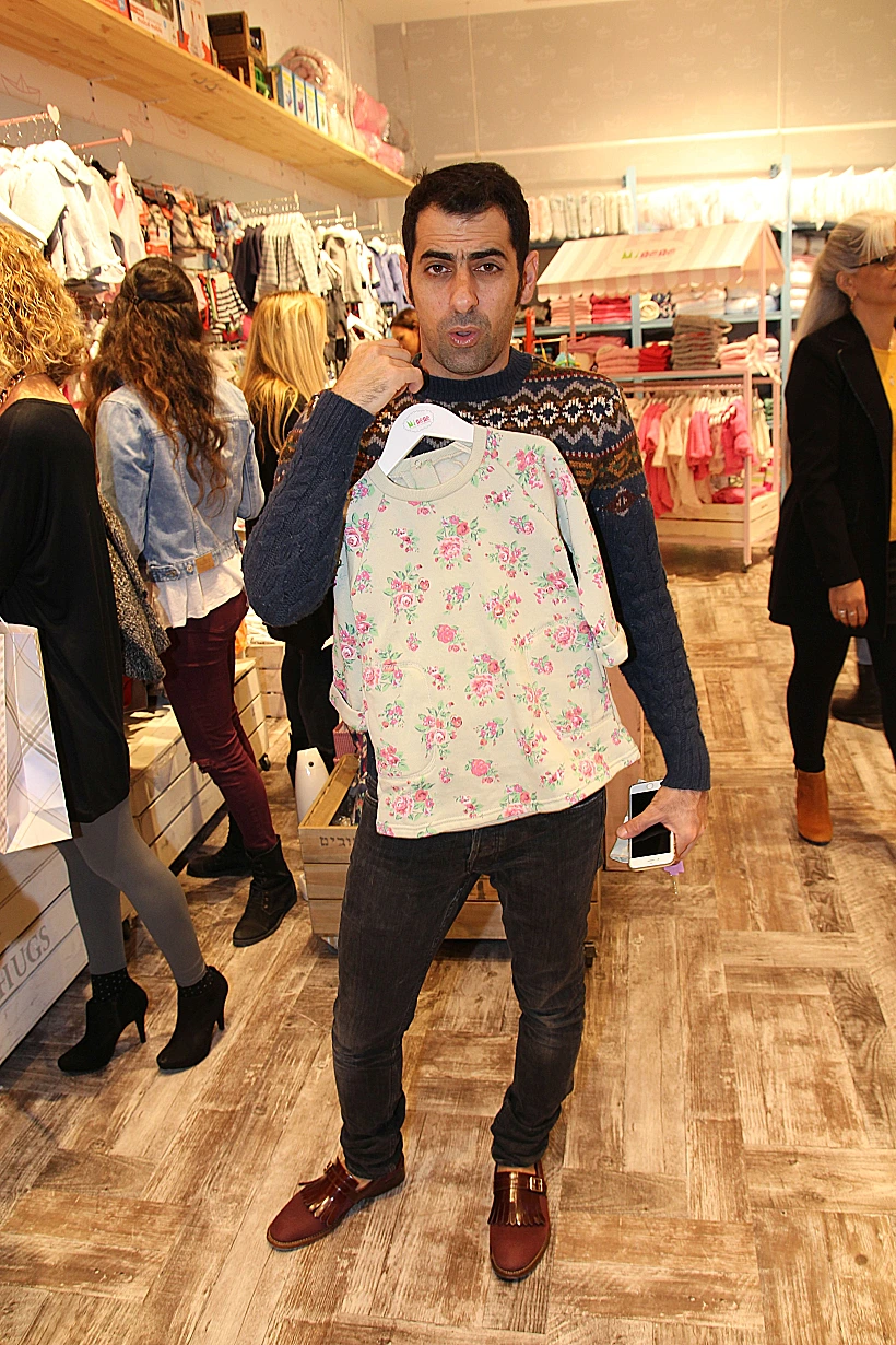 אסי ישראלוב. מתאים לי שמלה?