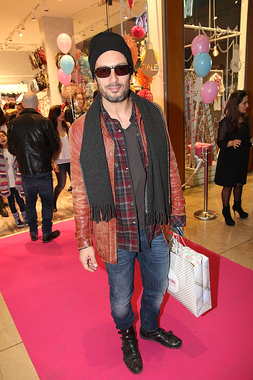 רון שחר. באתי, ראיתי לקחתי. מתנה כמובן