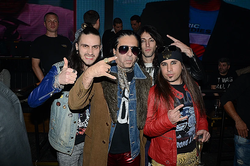 אלמנה שחורה.אין מילים