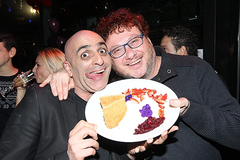 משה דץ ויובל המבולבל. אחרי הנשיקה מגיעה העוגה