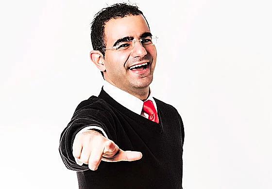 מני עוזרי