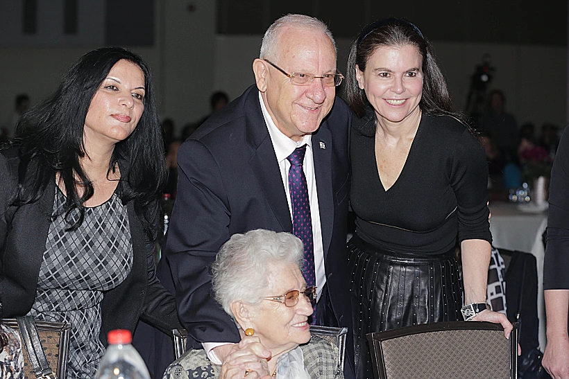 עופרה שטראוס, ראובן ריבלין,  כיראם בלעום יושבת-רות דיין