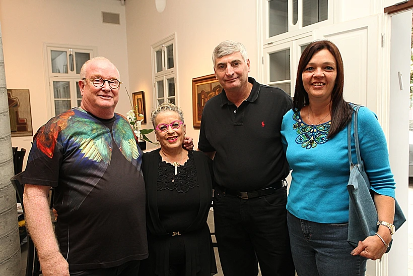 ציפי ויגאל לנדאו עם חנה ובני פרי-זן