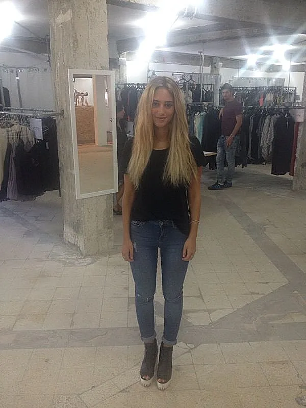 דנית גרינברג באירוע הפתיחה של חנות הפופ אפ מעריבתא