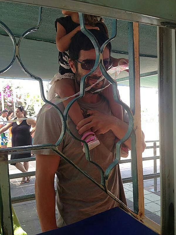 רון שחר והבת הילה