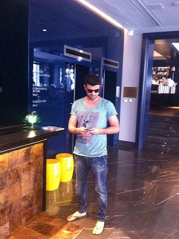 עמוס תמם ב- HOTEL INDIGO TEL AVIV