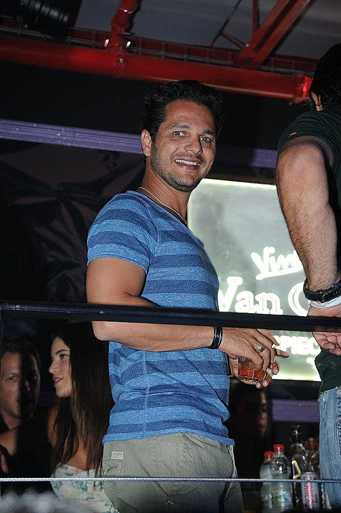 השקת האנגר 72