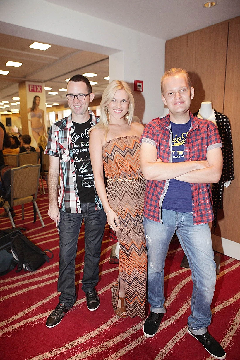 תצוגת אופנה fix