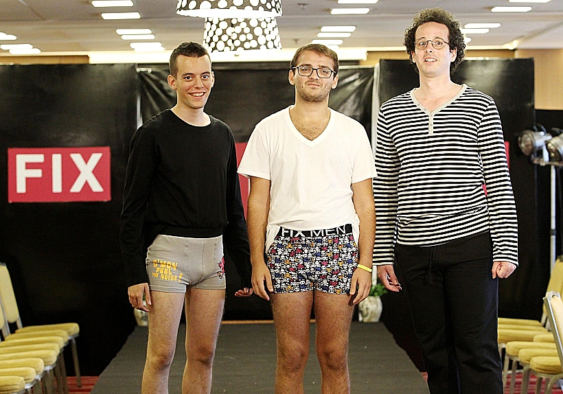 תצוגת אופנה fix