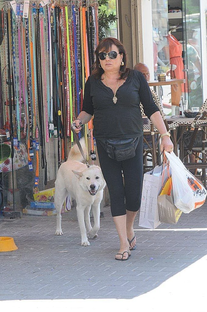 חנה לסלאו פט ביי