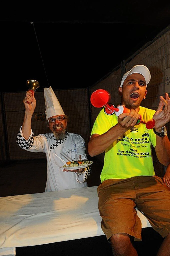 מכירת קוסקוס לצדקה