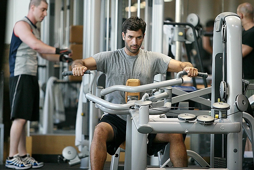 זהר ליבה מתאמן בחדר כושר