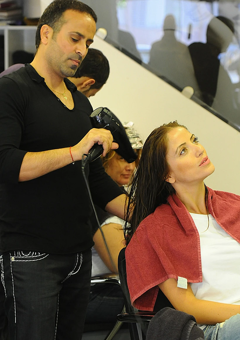 מירית וקנין מסתפרת