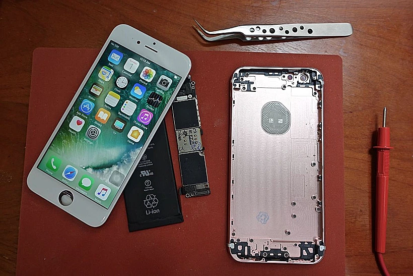 הרכיב אייפון בעצמו