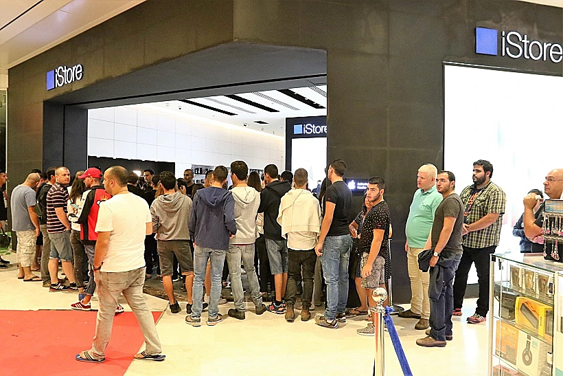 לילה לבן: השקת אייפון 7 באיידיגיטל שרונה