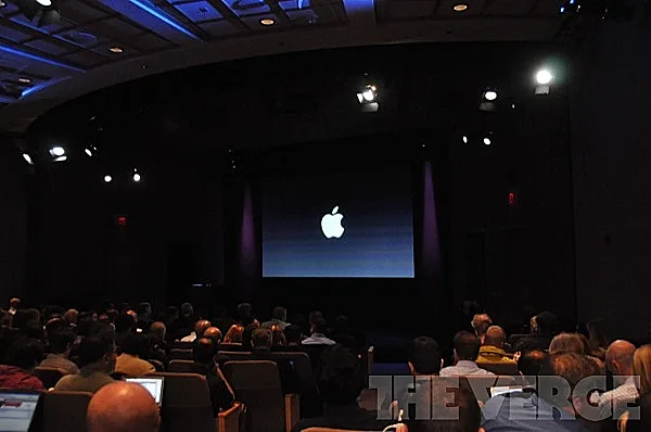 אירוע אייפון 5 2011