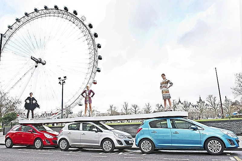 תצוגת אופנה אופל קורסה